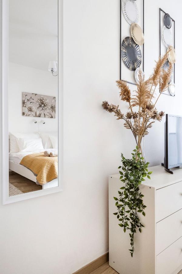 شقة Stylish And Cozy Studio In The Heart Of The City بودابست المظهر الخارجي الصورة