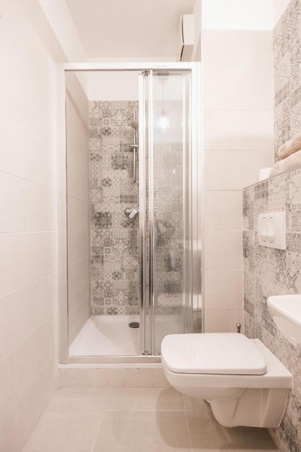 شقة Stylish And Cozy Studio In The Heart Of The City بودابست المظهر الخارجي الصورة
