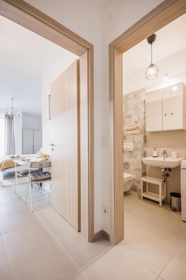 شقة Stylish And Cozy Studio In The Heart Of The City بودابست المظهر الخارجي الصورة