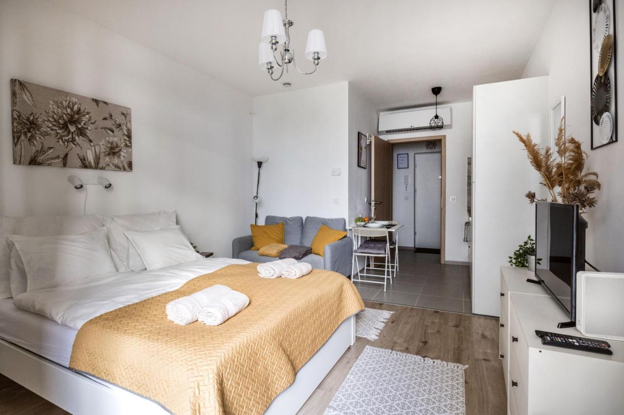 شقة Stylish And Cozy Studio In The Heart Of The City بودابست المظهر الخارجي الصورة